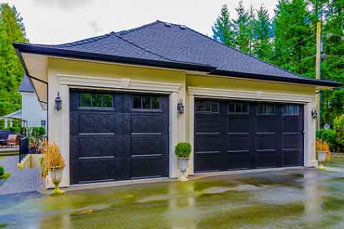Image of a garage from driveway view